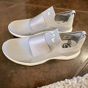 APL TechLoom Bliss size 10.5 Cement/White